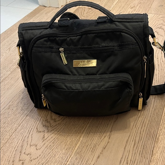 JUJUBE BFF DIAPER BAG IN BLACK (Ju-ju-be) - Picture 4 of 5